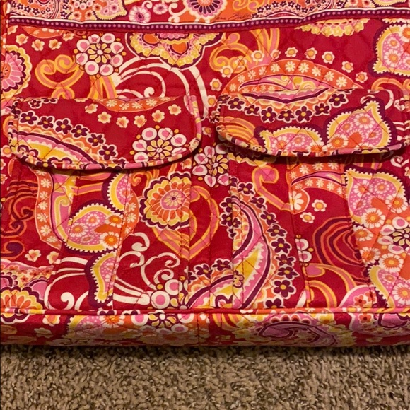 Vera Bradley Tote! Raspberry Fizz Pattern - Picture 3 of 8
